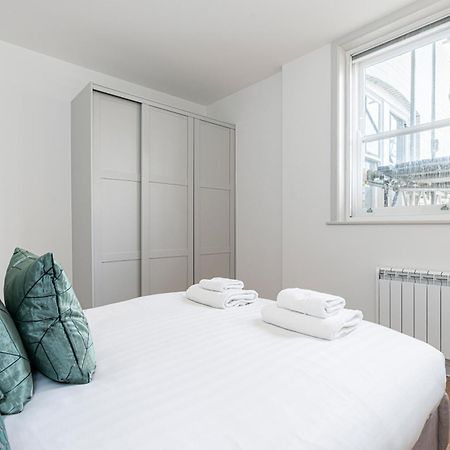 Stylish 1 Bed Flats In Soho, Next To Piccadilly Circus And Trafalgar Square 런던 외부 사진
