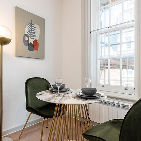 Stylish 1 Bed Flats In Soho, Next To Piccadilly Circus And Trafalgar Square 런던 외부 사진