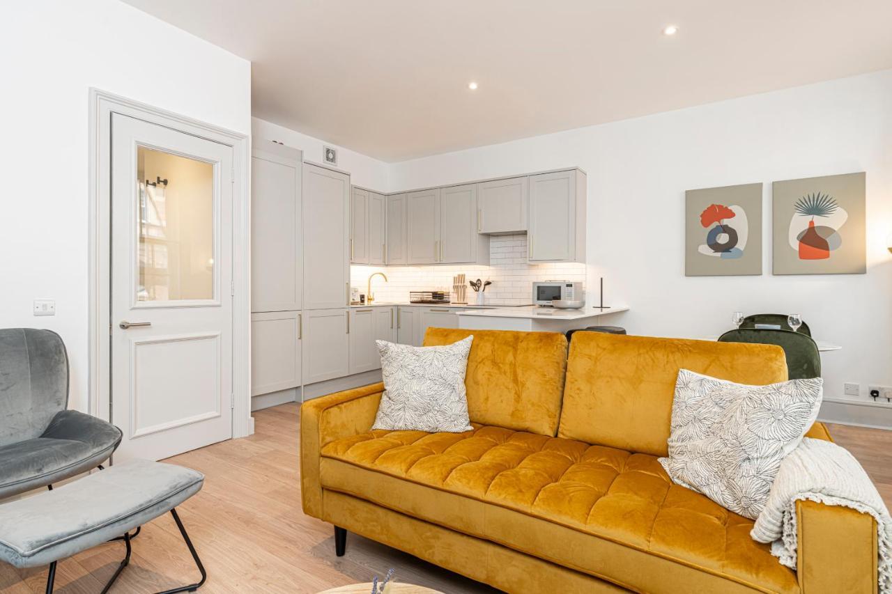 Stylish 1 Bed Flats In Soho, Next To Piccadilly Circus And Trafalgar Square 런던 외부 사진