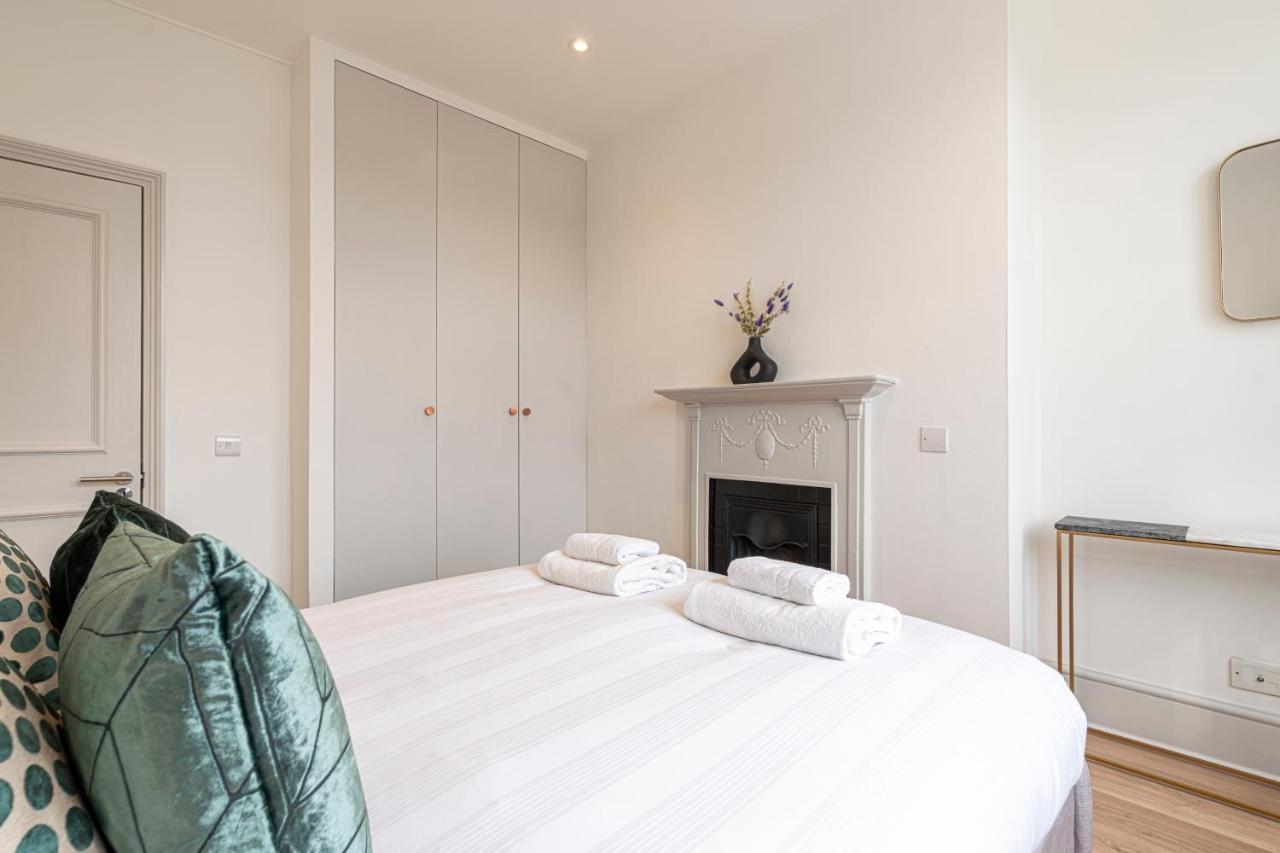 Stylish 1 Bed Flats In Soho, Next To Piccadilly Circus And Trafalgar Square 런던 외부 사진
