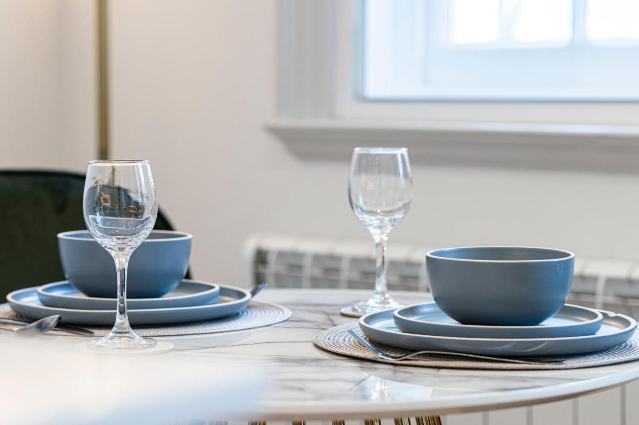 Stylish 1 Bed Flats In Soho, Next To Piccadilly Circus And Trafalgar Square 런던 외부 사진