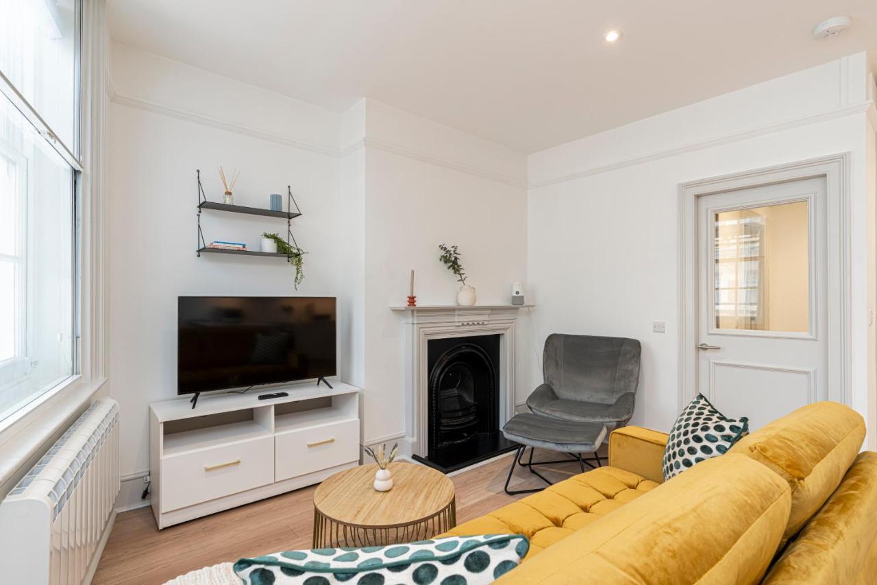 Stylish 1 Bed Flats In Soho, Next To Piccadilly Circus And Trafalgar Square 런던 외부 사진