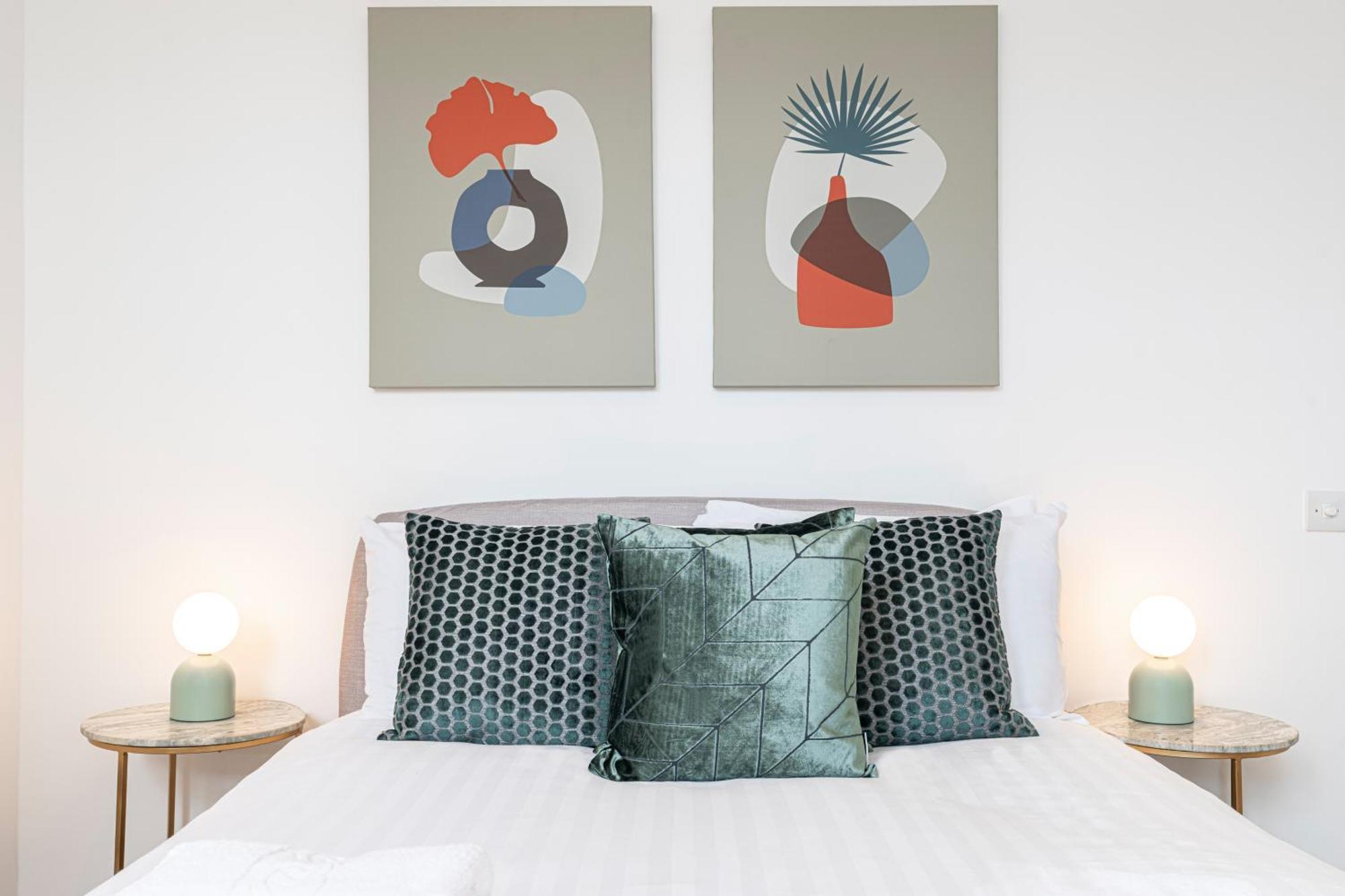 Stylish 1 Bed Flats In Soho, Next To Piccadilly Circus And Trafalgar Square 런던 외부 사진