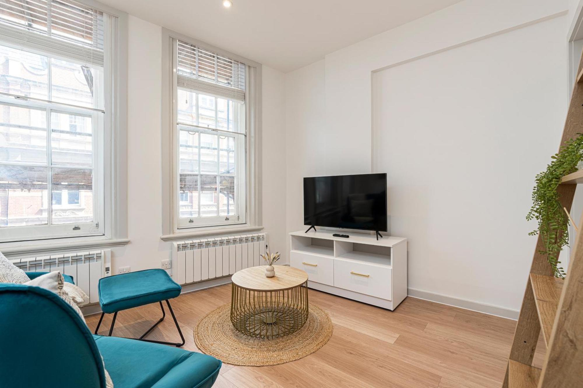 Stylish 1 Bed Flats In Soho, Next To Piccadilly Circus And Trafalgar Square 런던 외부 사진