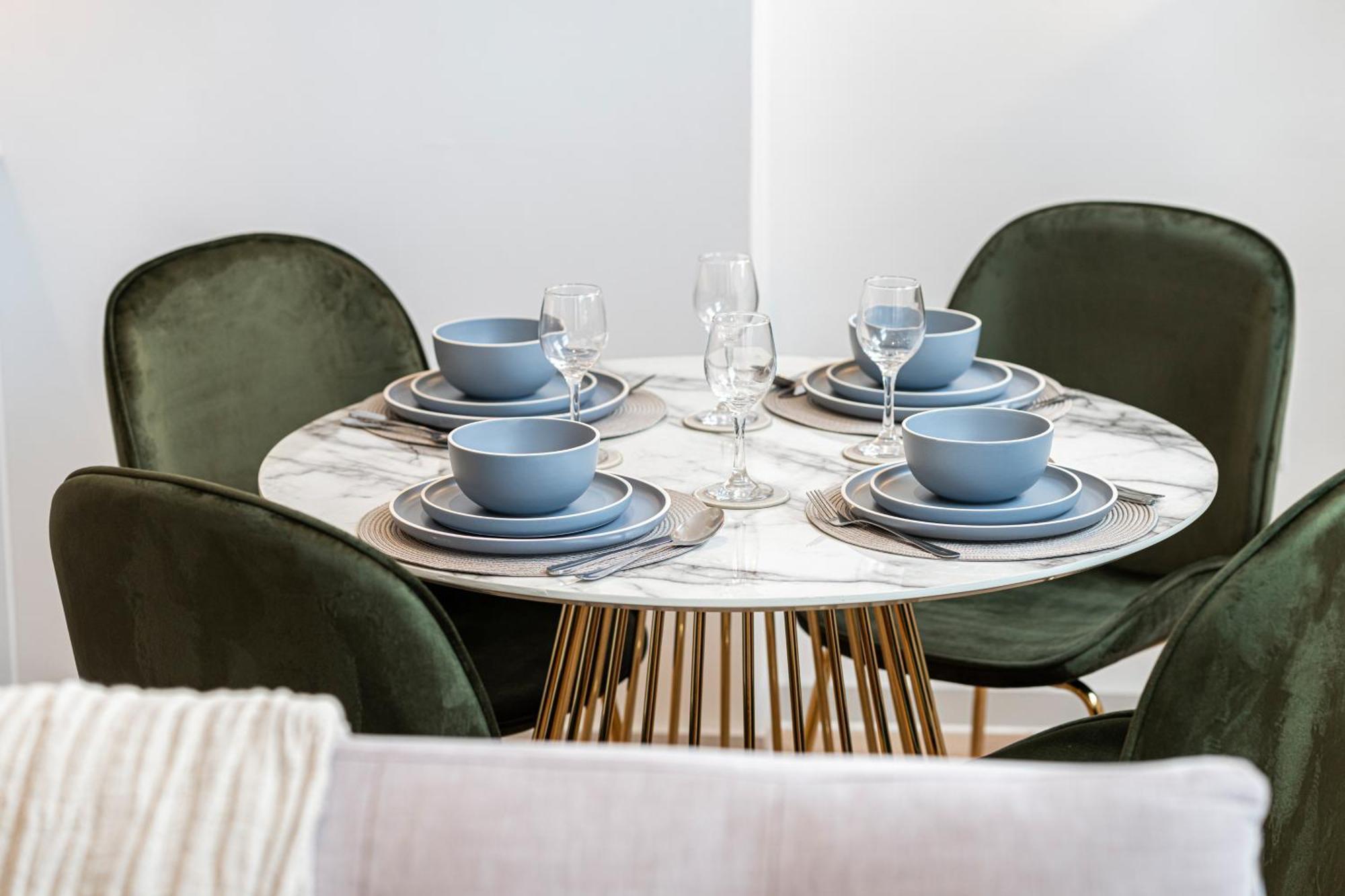 Stylish 1 Bed Flats In Soho, Next To Piccadilly Circus And Trafalgar Square 런던 외부 사진