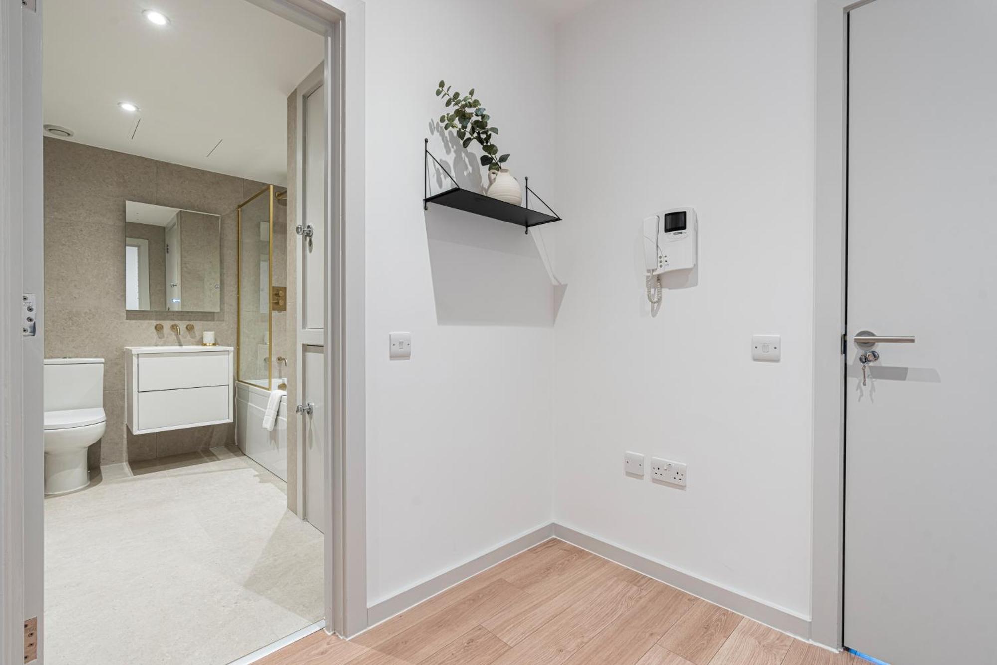 Stylish 1 Bed Flats In Soho, Next To Piccadilly Circus And Trafalgar Square 런던 외부 사진