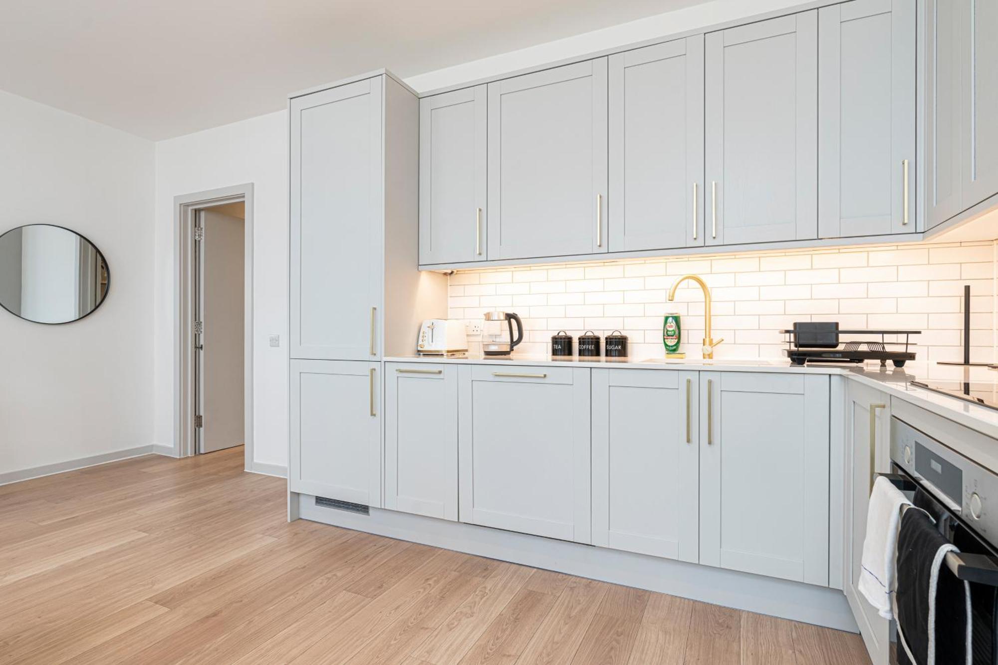 Stylish 1 Bed Flats In Soho, Next To Piccadilly Circus And Trafalgar Square 런던 외부 사진