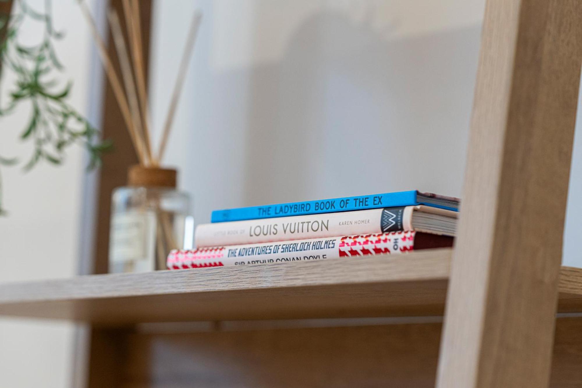 Stylish 1 Bed Flats In Soho, Next To Piccadilly Circus And Trafalgar Square 런던 외부 사진