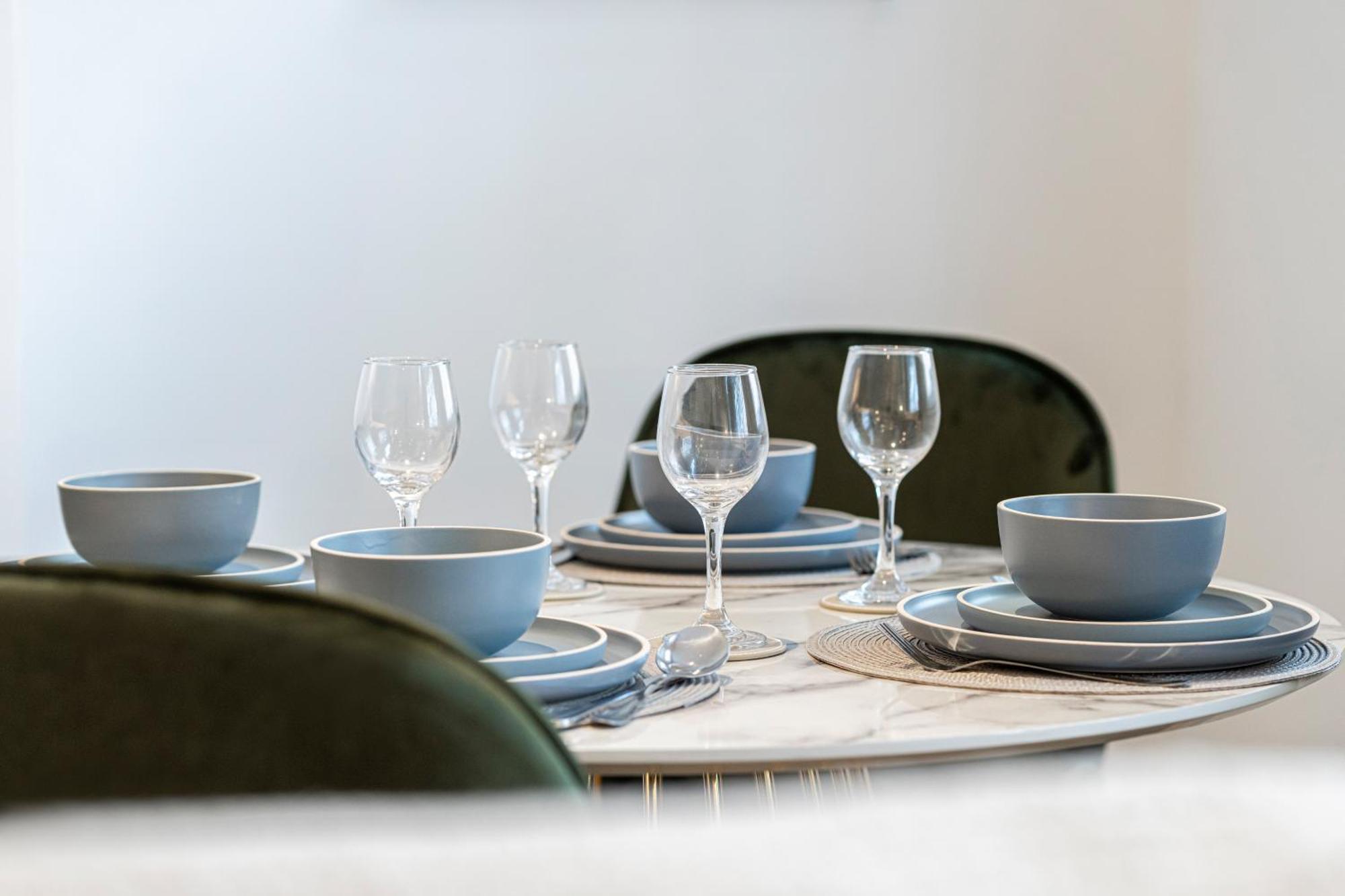 Stylish 1 Bed Flats In Soho, Next To Piccadilly Circus And Trafalgar Square 런던 외부 사진