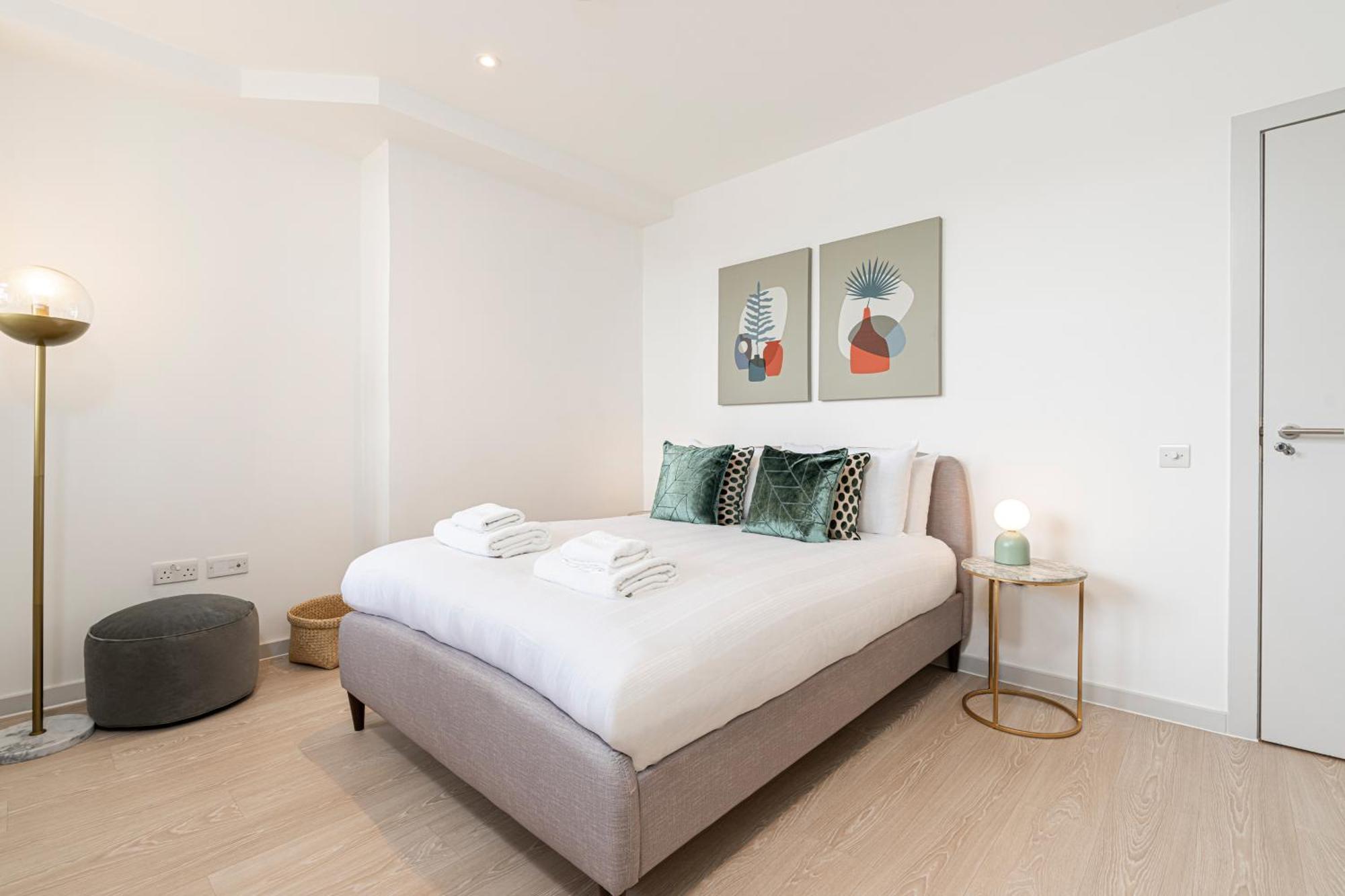 Stylish 1 Bed Flats In Soho, Next To Piccadilly Circus And Trafalgar Square 런던 외부 사진