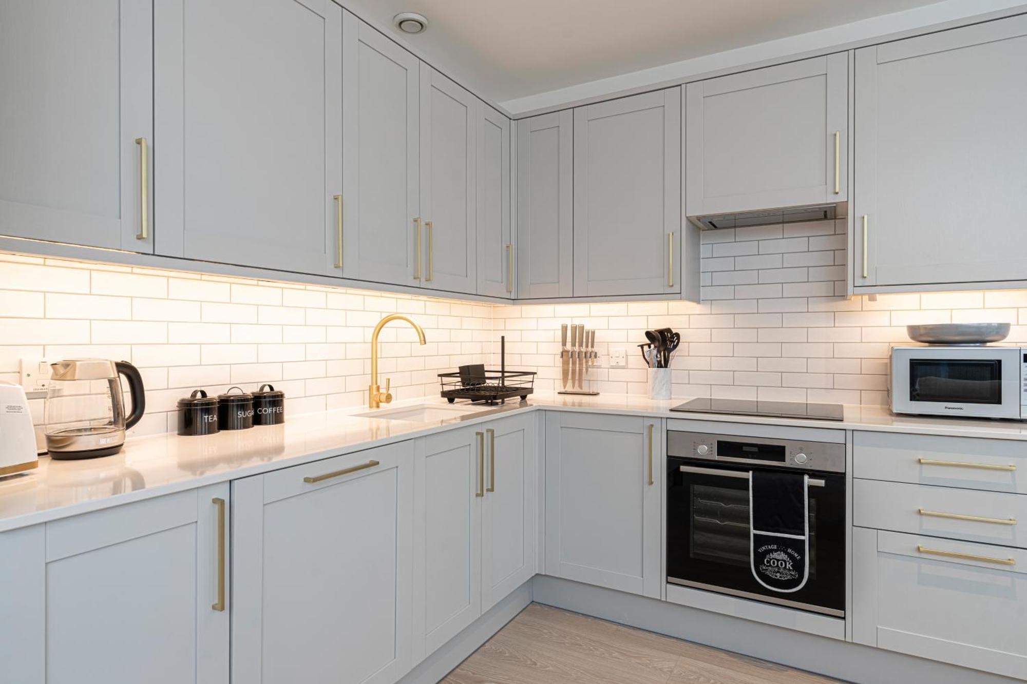 Stylish 1 Bed Flats In Soho, Next To Piccadilly Circus And Trafalgar Square 런던 외부 사진