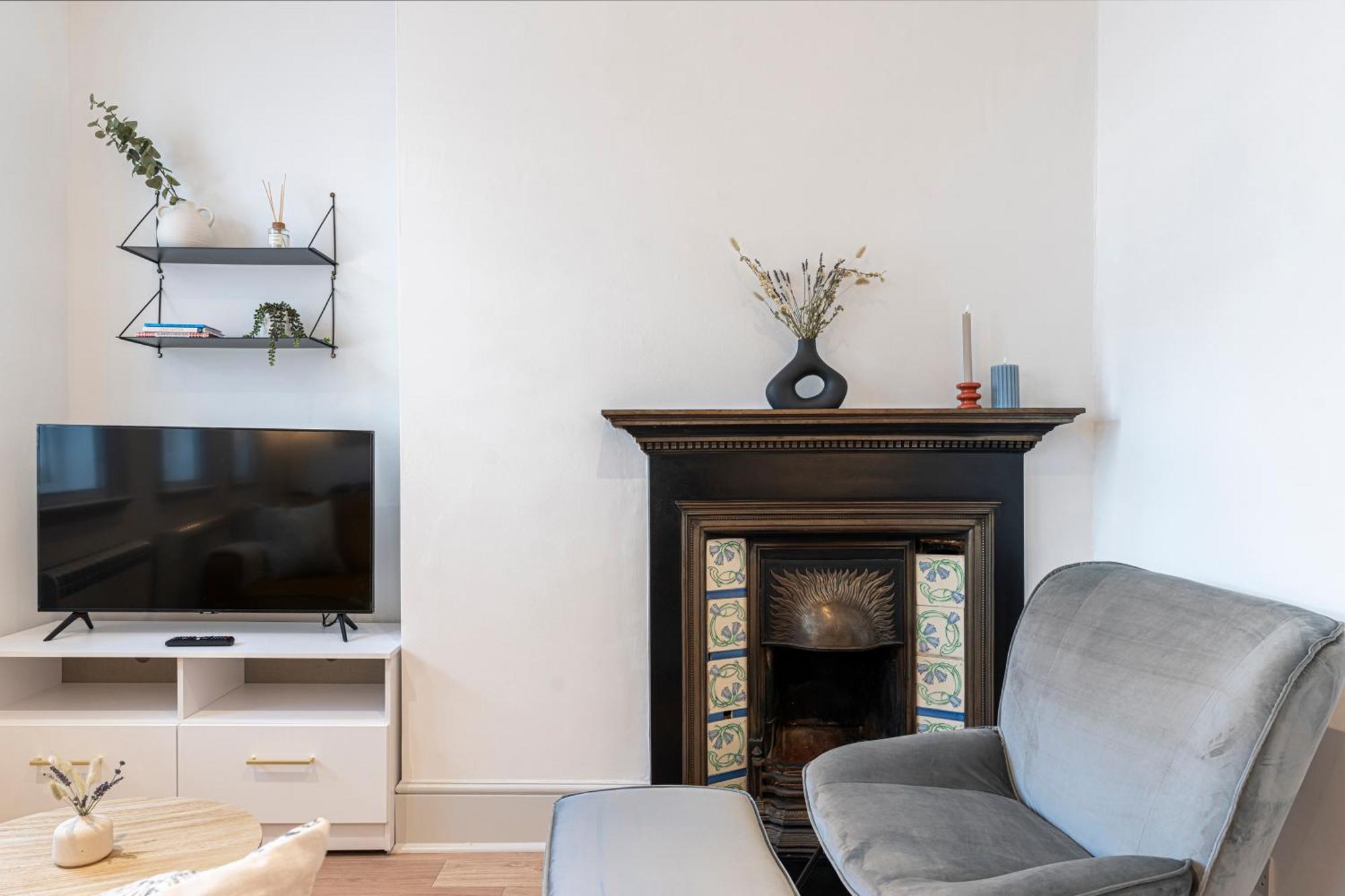 Stylish 1 Bed Flats In Soho, Next To Piccadilly Circus And Trafalgar Square 런던 외부 사진
